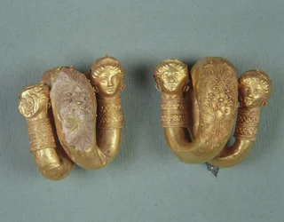 Et par øreringe (guld)