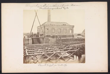 Nedenfor damppumpestation med Vijzels / Capelle aan den IJssel den 14. maj 1869 (titel på objekt) Genvinding af søerne i Schieland øst for Rotterdam (serietitel på objekt)