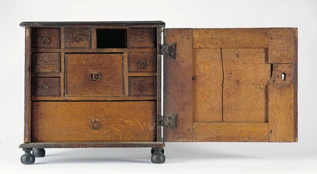 Joseph og Bathsheba-paven udskårne og anvendte værdigenstande-kabinet, Salem, Massachusetts