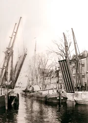 Kanalbro og både, Dordrecht, Holland, 1898.