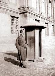 Garde, Bruxelles, 1898.
