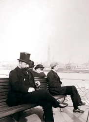 Passagerer på en færge, Rotterdam, 1898.