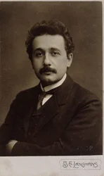 Carte-de-visite portræt af Albert Einstein taget i Prag i 1912, 1912