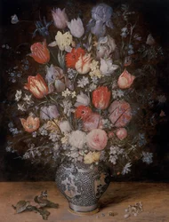 Stilleben af blomster i et træbalje