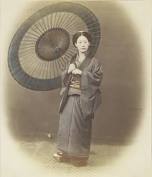 Japansk kvinde med paraply (håndfarvet sort/hvid foto)