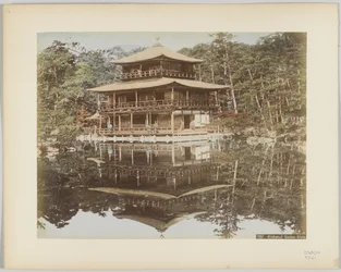 Kinkakuji Garden, Kyoto, Japan (håndfarvet sort/hvid foto)