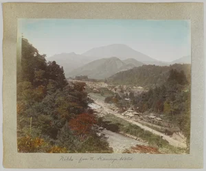 Nikko fra Kanaya Hotel, Japan (håndfarvet sort/hvid foto)