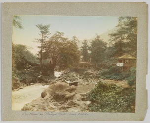 Tehus ved Daiya-floden, nær Nikko, Japan (håndfarvet sort/hvid foto)