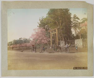 Uyeno Park, Tokyo, Japan (håndfarvet sort/hvid foto)
