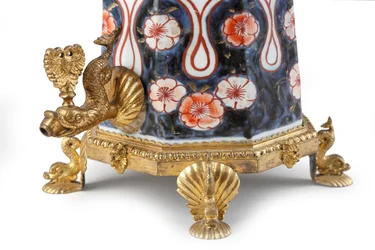 En sjælden, elegant monteret Imari kaffekande og låg (keramik)