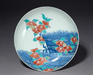 Fad, tidligt 1700-tal (porcelæn med underglasur blå & overglasur emalje)