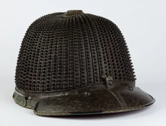 Kabuto, hjelm (jern, lak, kobberlegering, forgyldt shakudo, læder, silke og stof)