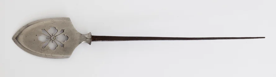 Yanone (pilespids) af flad type (hirane) med gennemboret Hanabishi-design (stål)