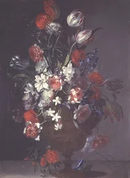 Tulipaner, roser og andre blomster i en vase på en afsats