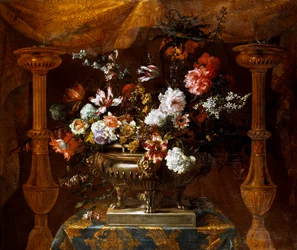 Stilleben med blomster i en sølvvase med parfume brændere, ca.1690-99 (olie på lærred)
