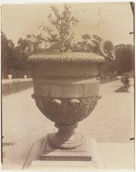 Versailles, vase af Ballin