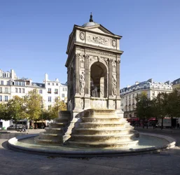 Udsigt over Fontaine des Innocents, i renæssancestil, monumental springvand bygget i 1549 under Henrik II