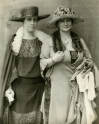Fru Coolidge og hendes veninde, fru Frances Parkinson Keyes, 1924