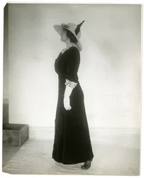 Den rigtige måde at stå på, når man går, ca. 1905-18 (foto af gelatinesølv)