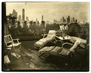 Alice Woodward Rhinehardts terrasse, 400 E 52 St, ca. 1936-37 (gelatinsølvfoto)