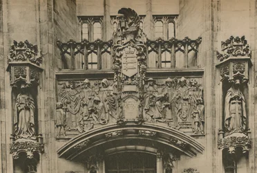 Udskæring i sten under Middlesex-våbenskjoldet i Guildhall, Westminster, c1935.