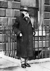Old Odell, fra den berømte Savage Club, Adelphi Terrace, London, 1926-1927.