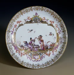 Tysk kunst: Meissen Porcelæn. Chinoiserie, der repræsenterer asiatiske karakterer, der drikker teen. Underkop dekoreret af Johann Gregor Hoeroldt (eller Herold 1696-1775), ca. 1730. Paris, dekorativ kunst