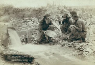 Vask og panorering af guld, Rockerville, 1889