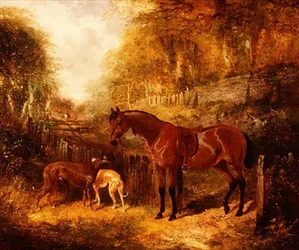 En opsadlet bay pony og greyhounds i et skovklædt flodlandskab