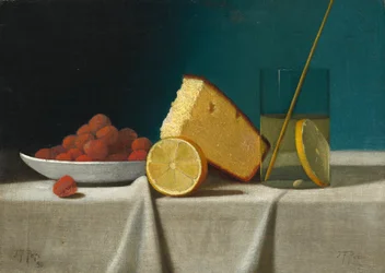 Stilleben med kage, citron, jordbær og glas