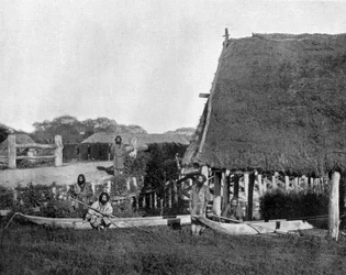 Naturaler på Jesso Island i Japan her af aboriginerne foto af John Lawson Stoddard (1850 1931) Rejsende og konferenceholder Uddannelsespublikation for -Chicago (s/h foto)