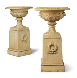 Par urner og piedestaler (terracotta)