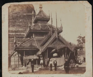 Nordøst udsigt over den store pagode ved Prome (Pyay)