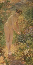 Stående kvindelig nøgenfigur i haven. Omkring 1900