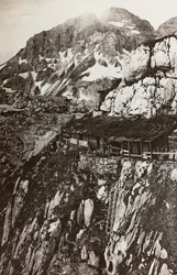 Album "Min verdenskrig - minder om den sydvestlige front i Kärnten, Italien, Trentino-Alto Adige) 31/03/1915-12/11/ 1918 - Josef Zohles Wien ": militærlejrbjerg (s/h)
