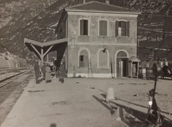 Album "Min verdenskrig - minder om den sydvestlige front i Kärnten, Italien, Trentino-Alto Adige) 31/03/1915-12/11/ 1918 - Josef Zohles Wien ": station i Chiusaforte (s/h)