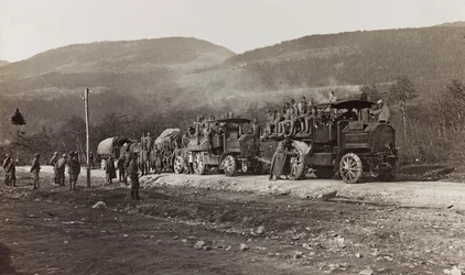 Album "Min verdenskrig - minder om den sydvestlige front i Kärnten, Italien, Trentino-Alto Adige) 31/03/1915-12/11/ 1918 - Josef Zohles Wien ": militærkøretøjer i Hermag