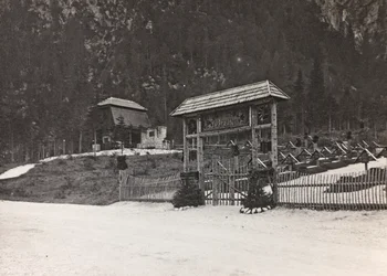 Album "Min verdenskrig - minder om den sydvestlige front i Kärnten, Italien, Trentino-Alto Adige) 31/03/1915-12/11/ 1918 - Josef Zohles Vienna ": militærkirkegård i Seisse