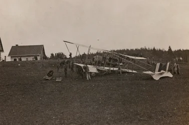 Album "Min verdenskrig - minder om den sydvestlige front i Kärnten, Italien, Trentino-Alto Adige) 31/03/1915-12/11/ 1918 - Josef Zohles Vienna ": Østrigske soldater med en mi