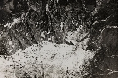 Album "Min verdenskrig - minder om den sydvestlige front i Kärnten, Italien, Trentino-Alto Adige) 31/03/1915-12/11/ 1918 - Josef Zohles Wien ": luftfoto af krigszonen