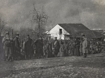 Album "Min verdenskrig - minder om den sydvestlige front i Kärnten, Italien, Trentino-Alto Adige) 31/03/1915-12/11/ 1918 - Josef Zohles Wien ": fanger (s/h foto)