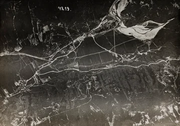 Album "Min verdenskrig - minder om den sydvestlige front i Kärnten, Italien, Trentino-Alto Adige) 31/03/1915-12/11/ 1918 - Josef Zohles Wien ": arial view of the Italian t