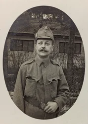 Album "Min verdenskrig - minder om den sydvestlige front i Kärnten, Italien, Trentino-Alto Adige) 31/03/1915-12/11/ 1918 - Josef Zohles Vienna ": portræt af soldat (s/h ph)