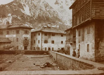Album "Min verdenskrig - minder om den sydvestlige front i Kärnten, Italien, Trentino-Alto Adige) 31/03/1915-12/11/ 1918 - Josef Zohles Vienna ": udsigt over Chiusaforte (s/h ph)