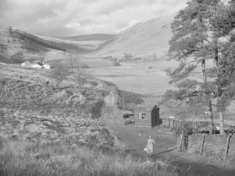 Udsigt over marker og fjelde i Bannisdale