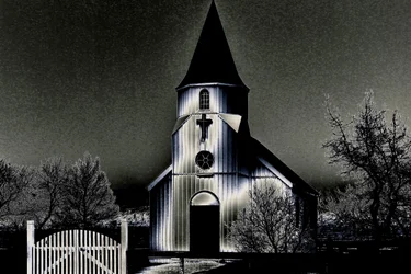 Vores kirke på en aften, 2015 (fotografi)