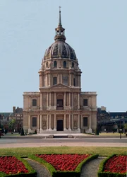 Sydlig udsigt over kuplen af Hotel des Invalides realiseret af Jules Hardouin Mansart (1646-1708) på et projekt af Liberal Bruand. 1679-1708 Paris - The Dome of the Hotel des Invalides, bygget i 1679-1708 af Hardouin Jules Mansart (1646-1708). Paris, Frank
