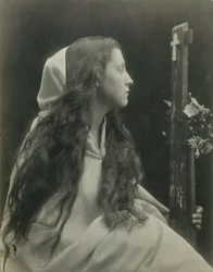 »Dame med et krucifiks« Mary Ann Hillier