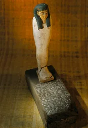 Magisk mursten, Thutmosis IV; KV 43. "Magiske mursten" blev ofte placeret i nicher i r..., 2009 (foto)