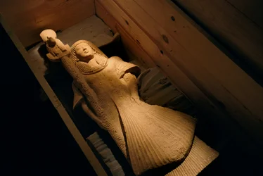 Sandstensstatue af Nebre som fanebærer for den løvehovedede krigsgudinde Sekhme..., 2002 (foto)
